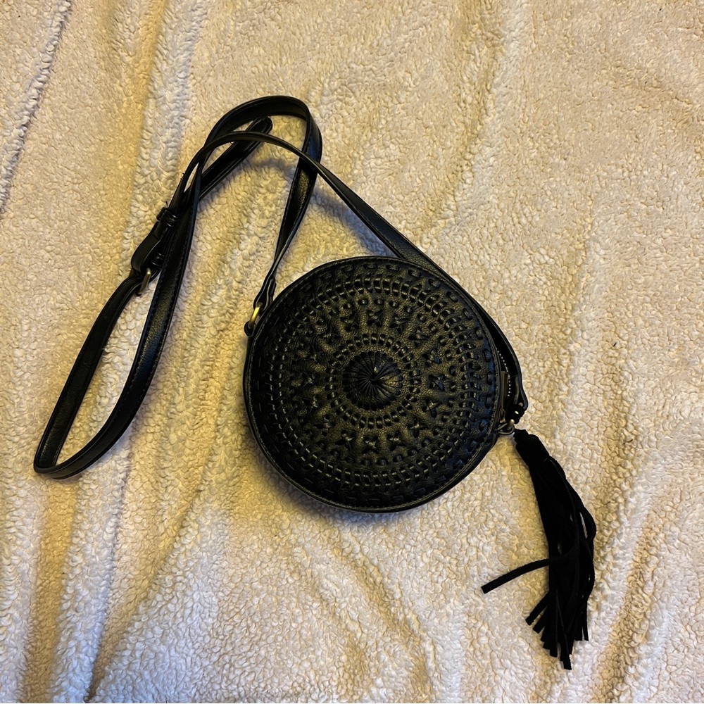 Round crossbody purse